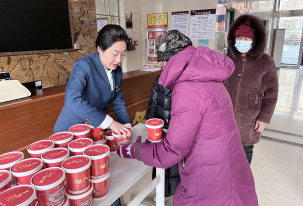 金泰物业以烟火之礼开启岁末暖冬